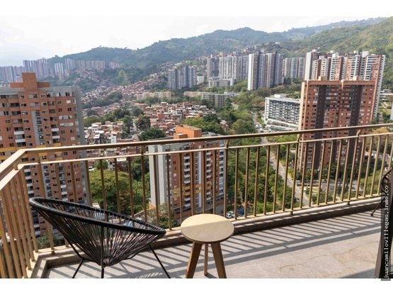 Apartamento en Loma de Los Bernal, Medellín