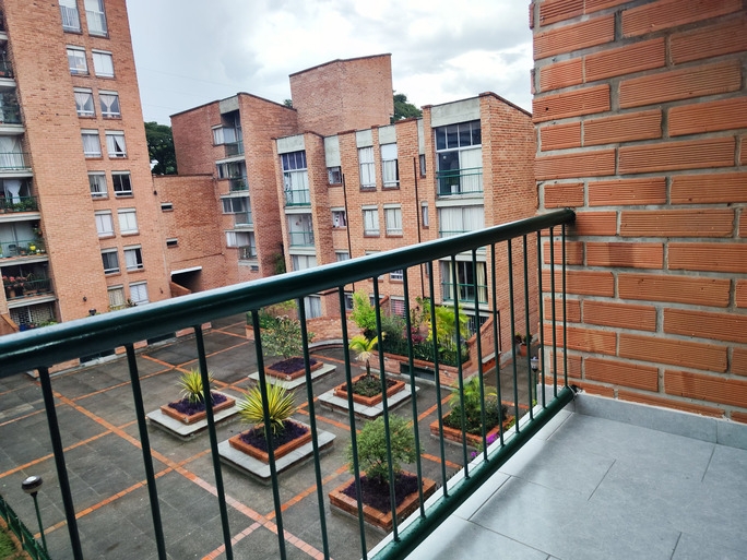 Apartamento en Carlos E. Restrepo, Medellín